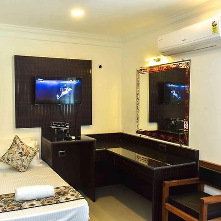 Don Hill Beach Resort Кандолим Экстерьер фото