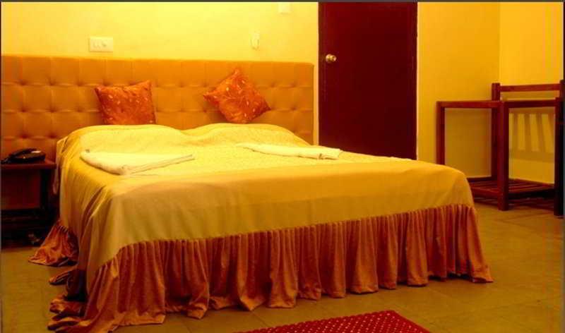 Don Hill Beach Resort Кандолим Экстерьер фото